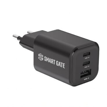 شاحن حائط Smart Gate SGCH-65CCAGaNSEB Spark بقوة 65 واط، مزود بـ 3 منافذ (منفذي USB-C ومنفذ USB-A) وتقنية PD، باللون الأسود.